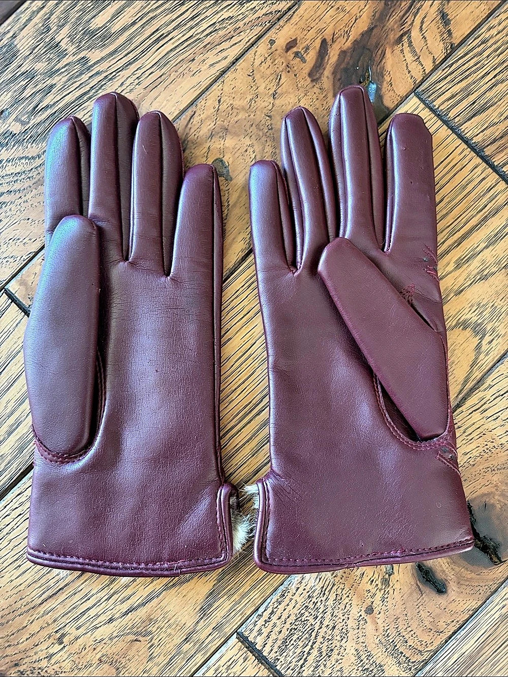 Vintage Burgundy Driving Leather-Look 100% cotton fleece Lined Gloves with Rabbi - Picture 2 of 8